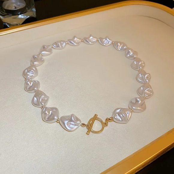 Jewelry - Baroque Pearl Necklace